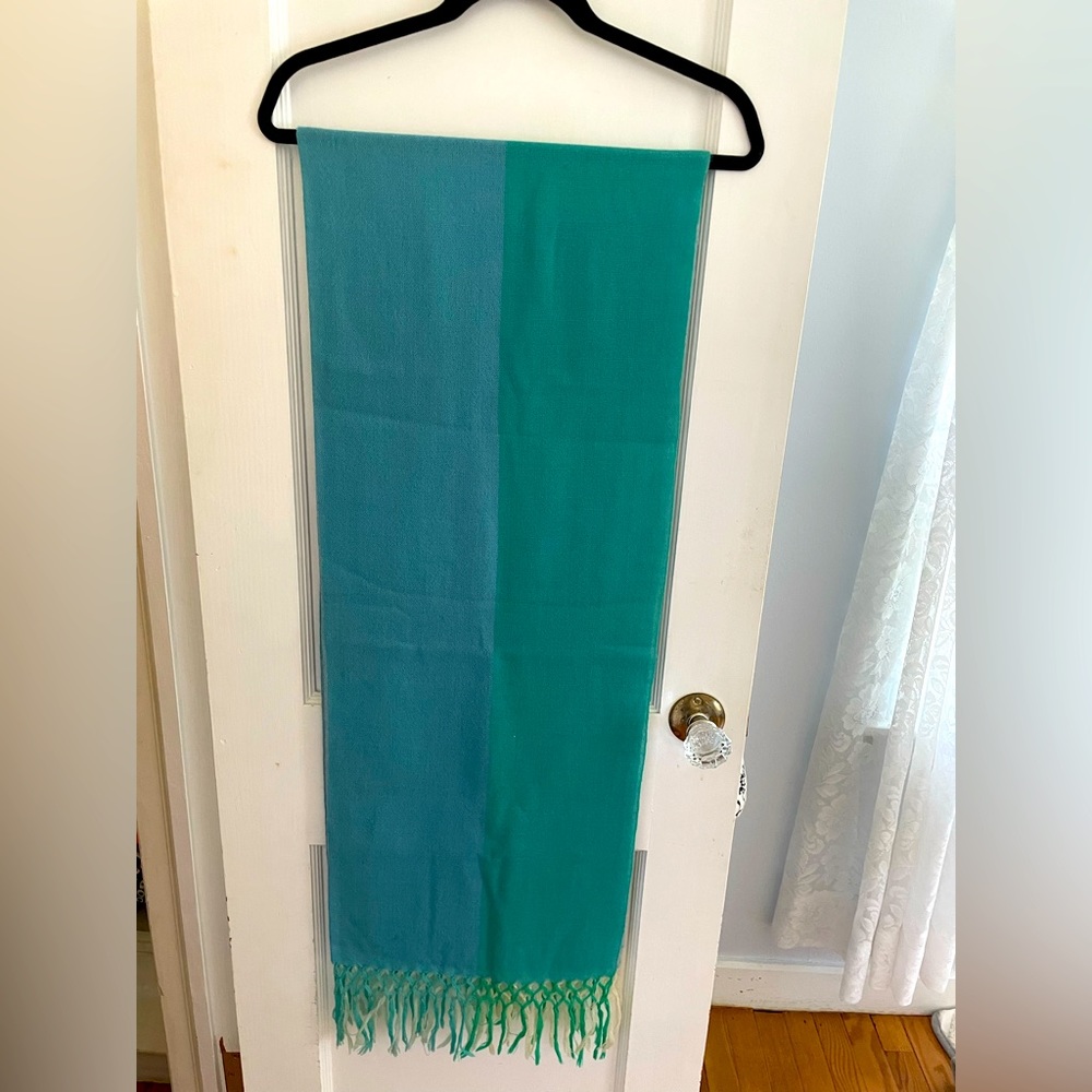 Handmade Handwoven 100% Wool Crock of Gold Ireland Huge 84” x 28” Scarf Wrap - Picture 4 of 10